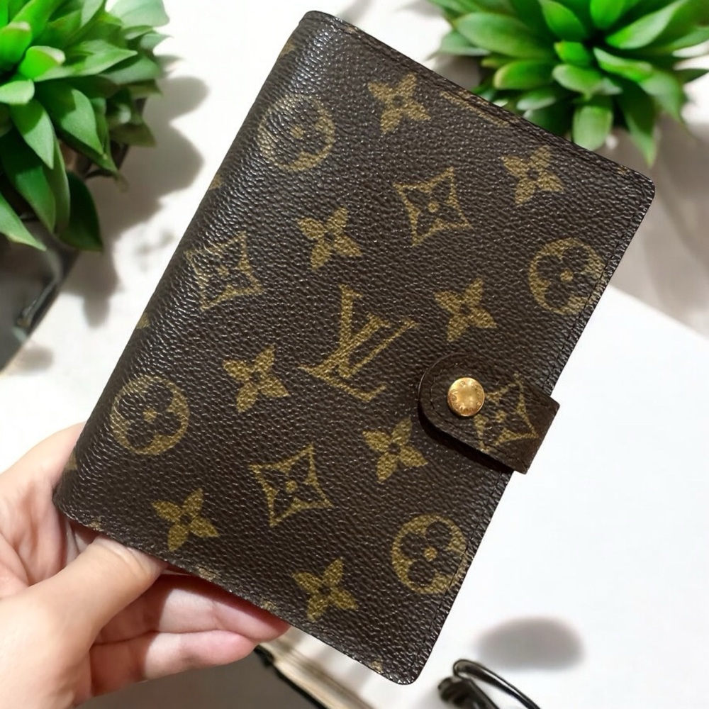 SOLD - 💎Authentic Louis Vuitton Monogram Agenda PM, Refills